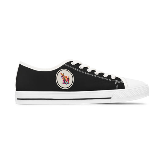 The Observer - Women's Low Top Sneakers